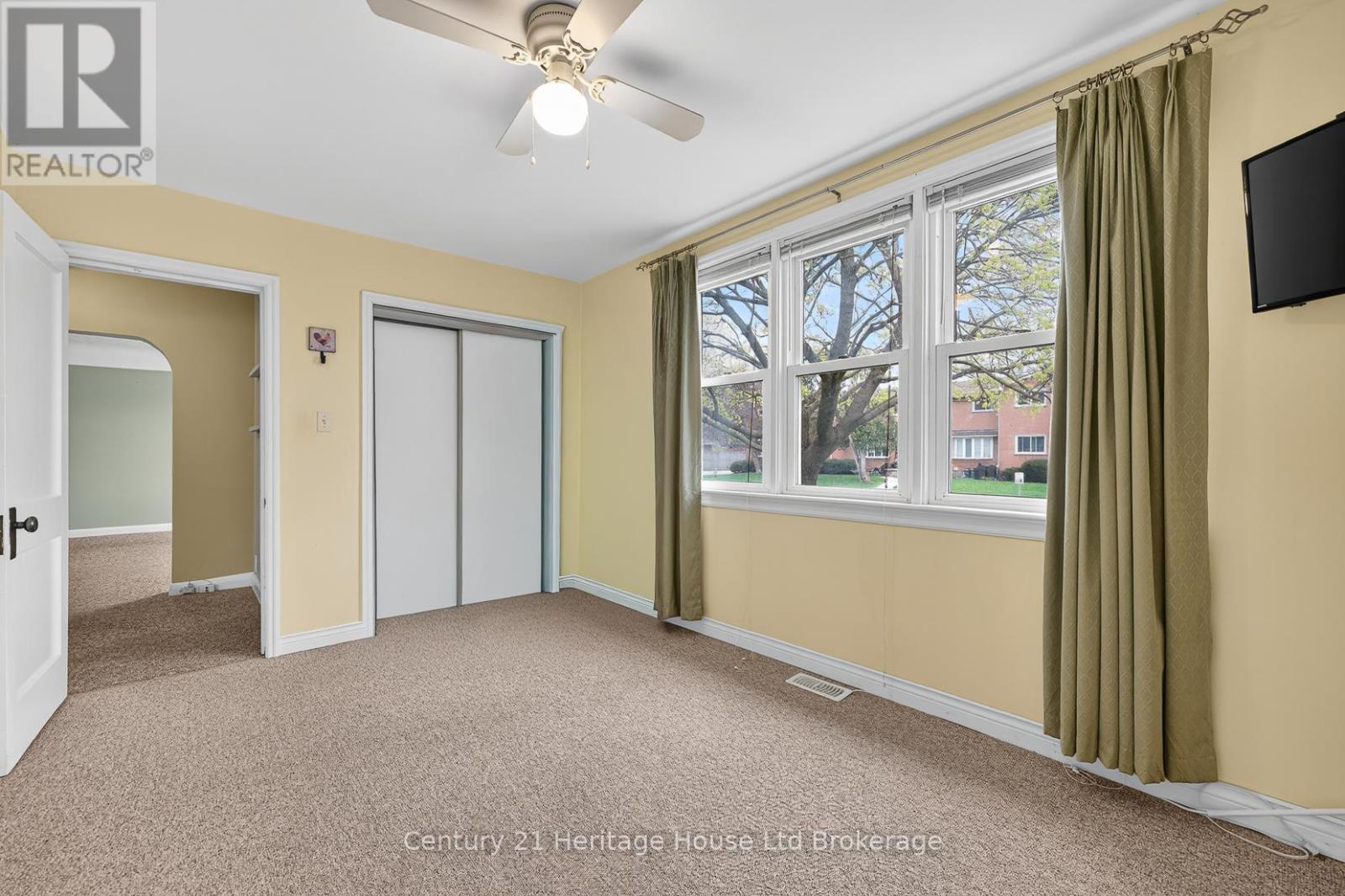 69 BEE STREET - 10