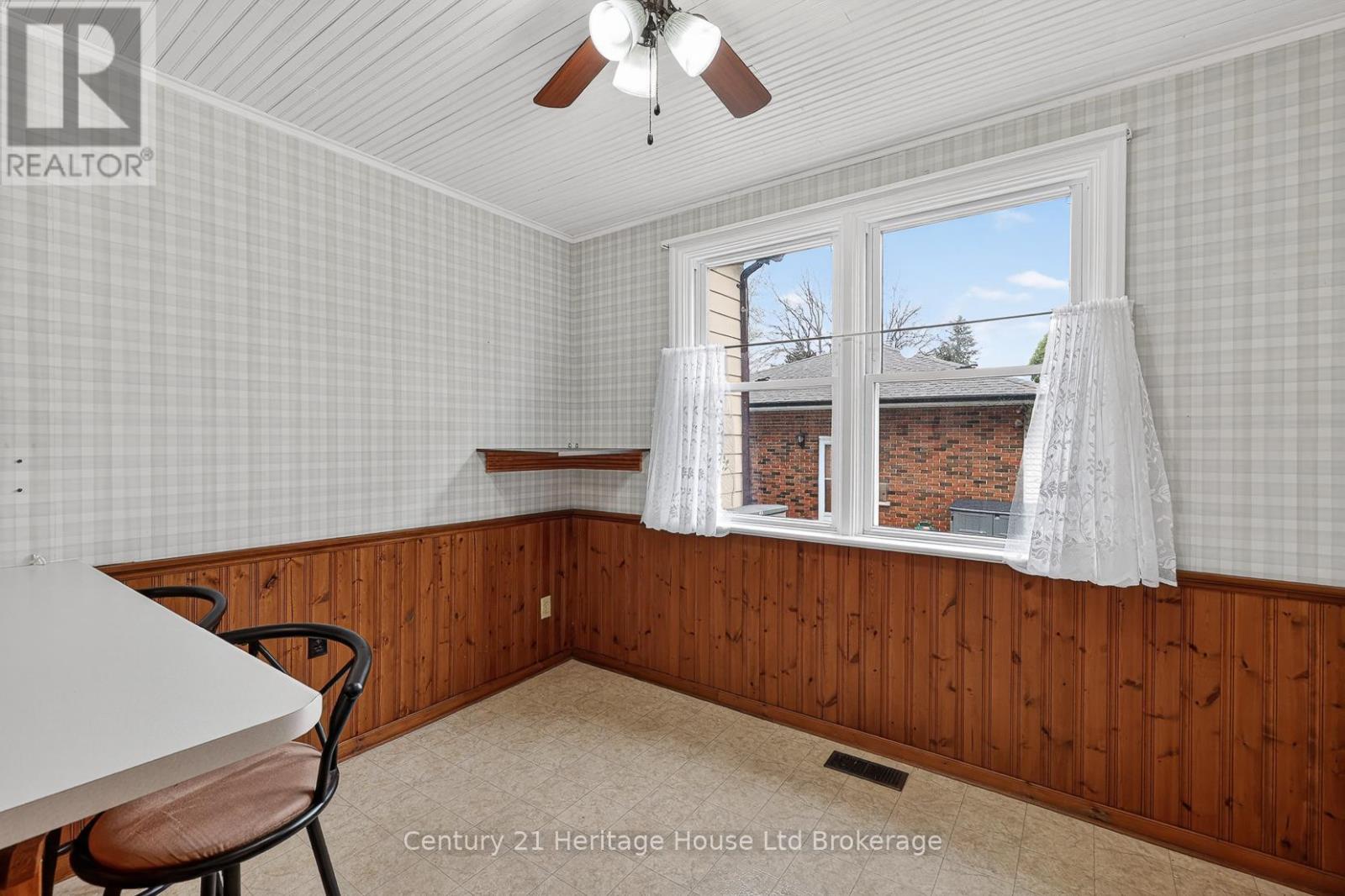 69 BEE STREET - 18