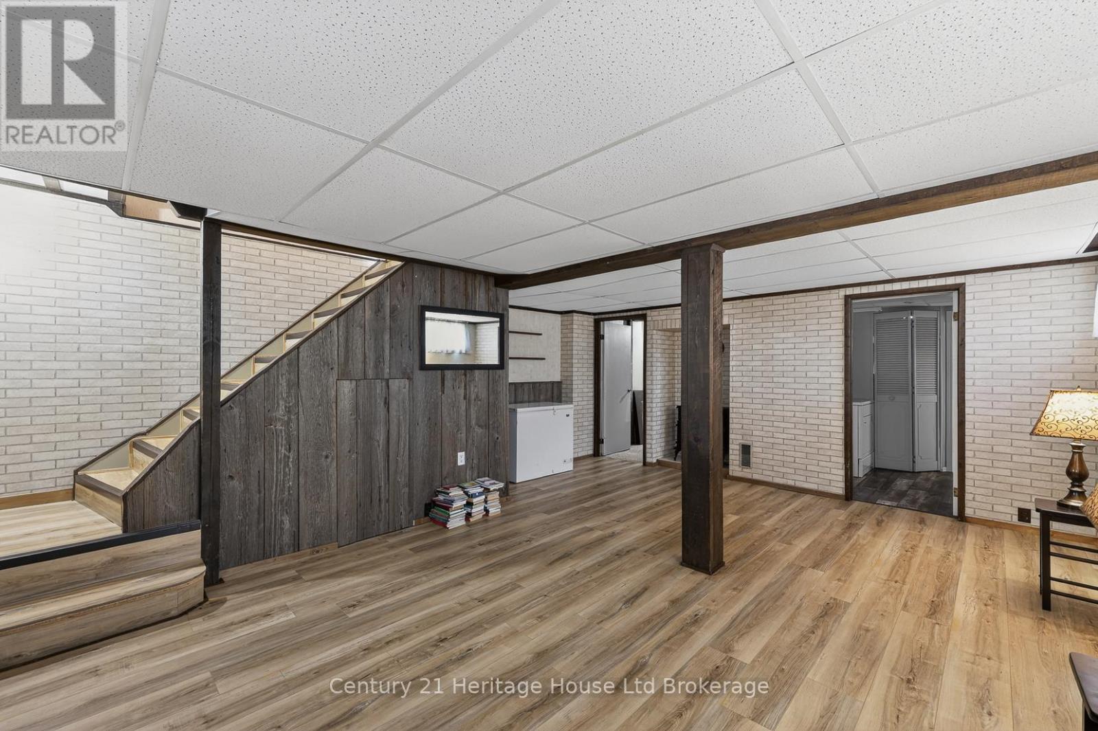 69 BEE STREET - 21