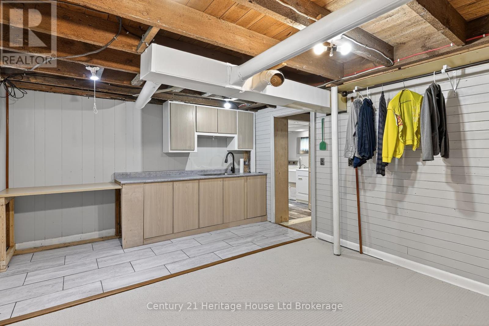 69 BEE STREET - 23