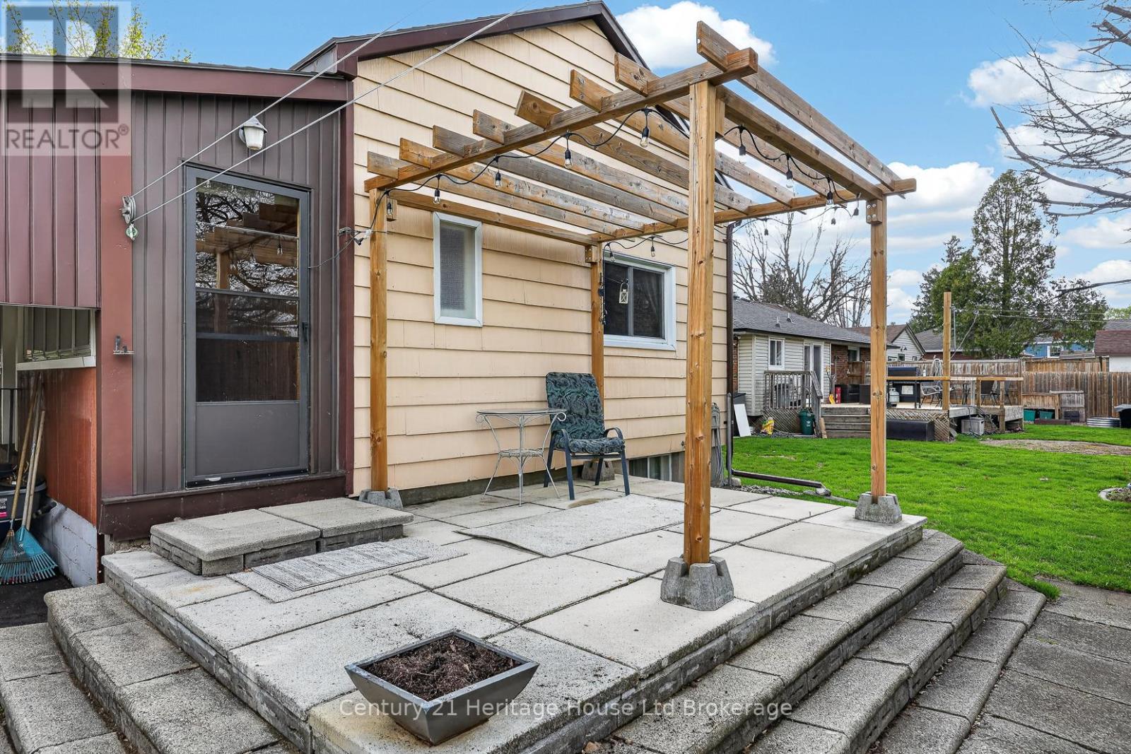 69 BEE STREET - 32