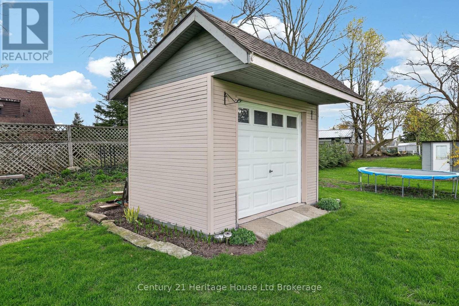 69 BEE STREET - 38