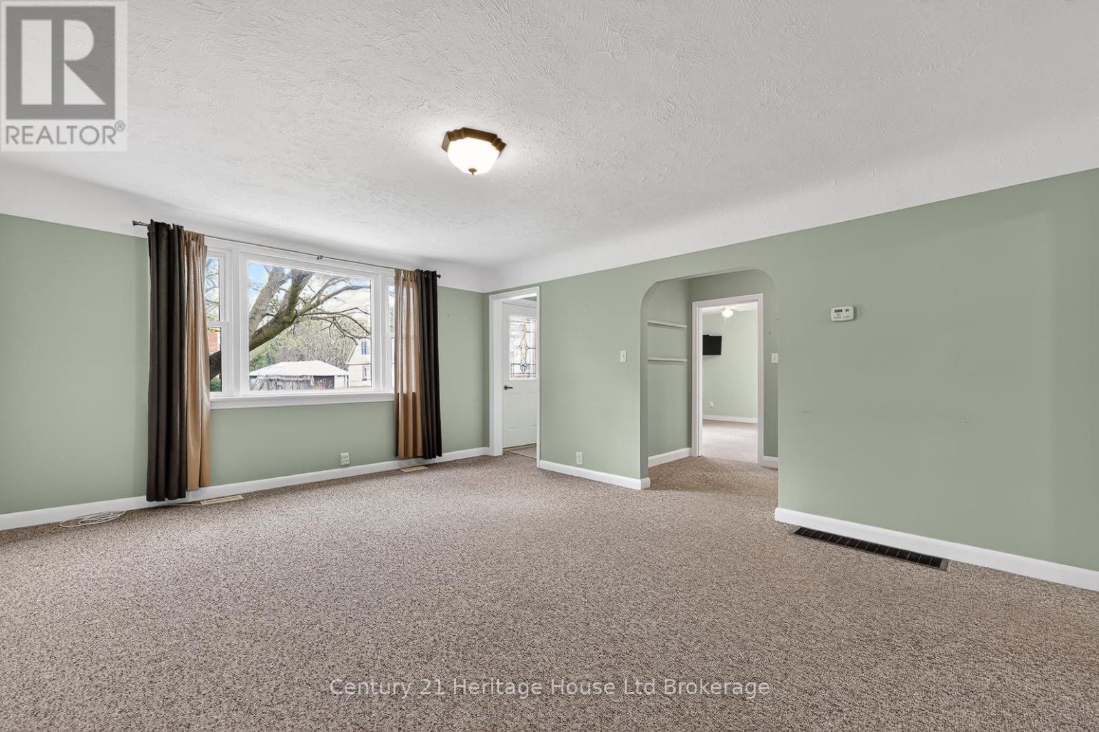 69 BEE STREET - 6