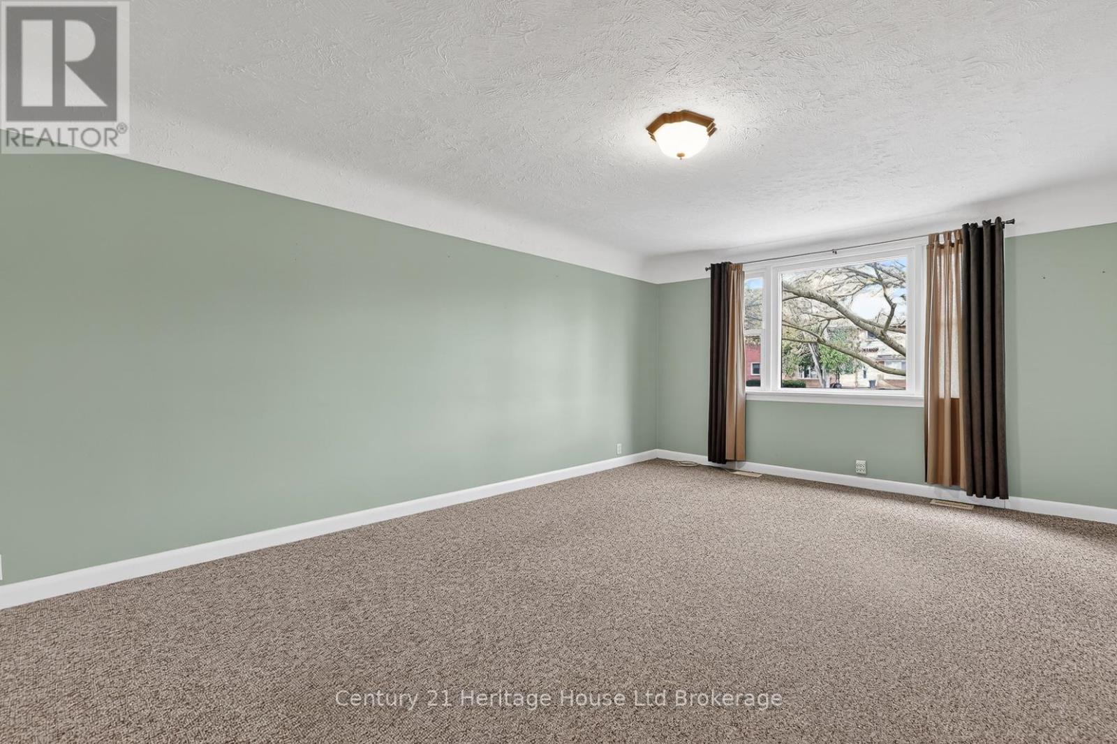69 BEE STREET - 7