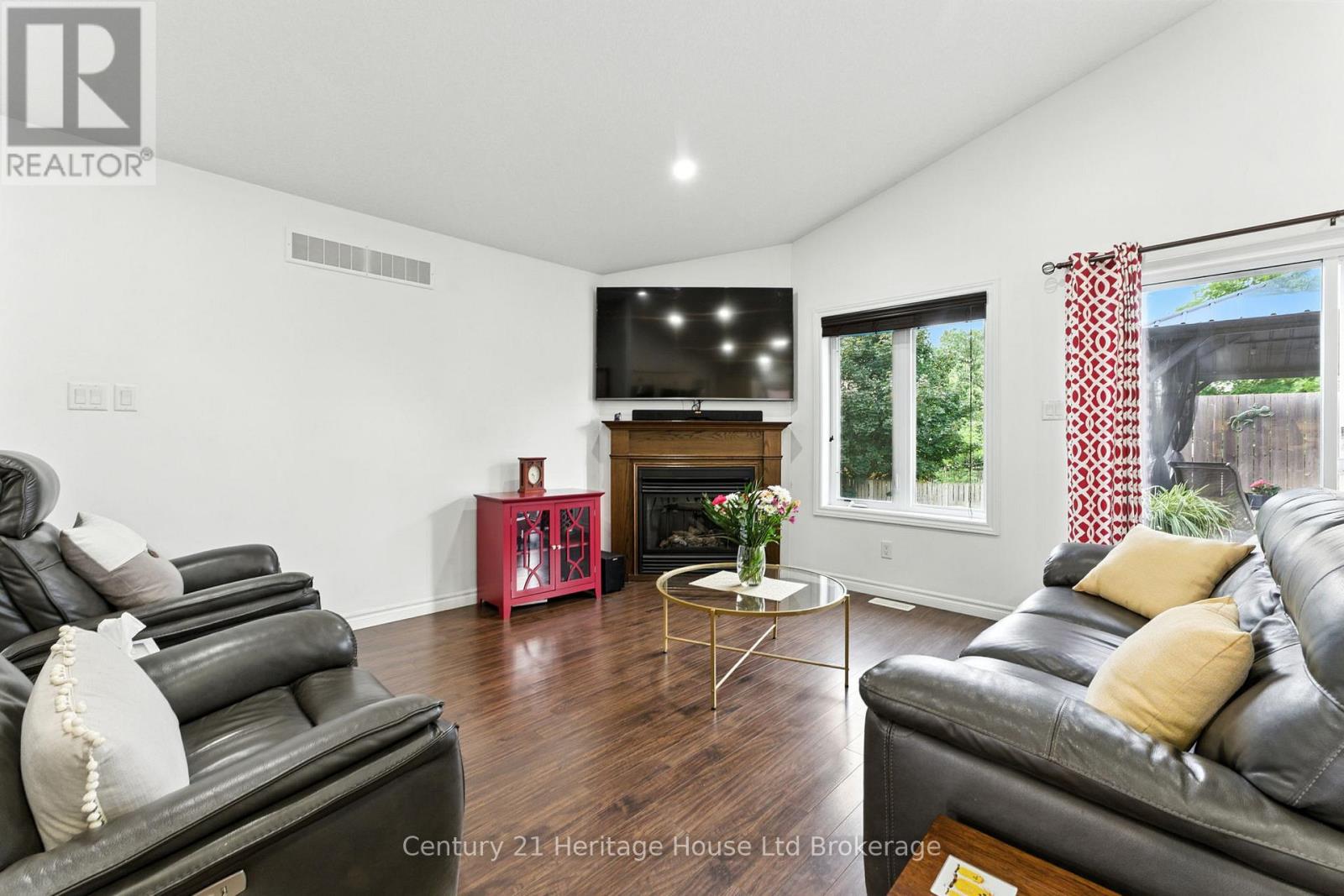 107 APPLEWOOD STREET - 11