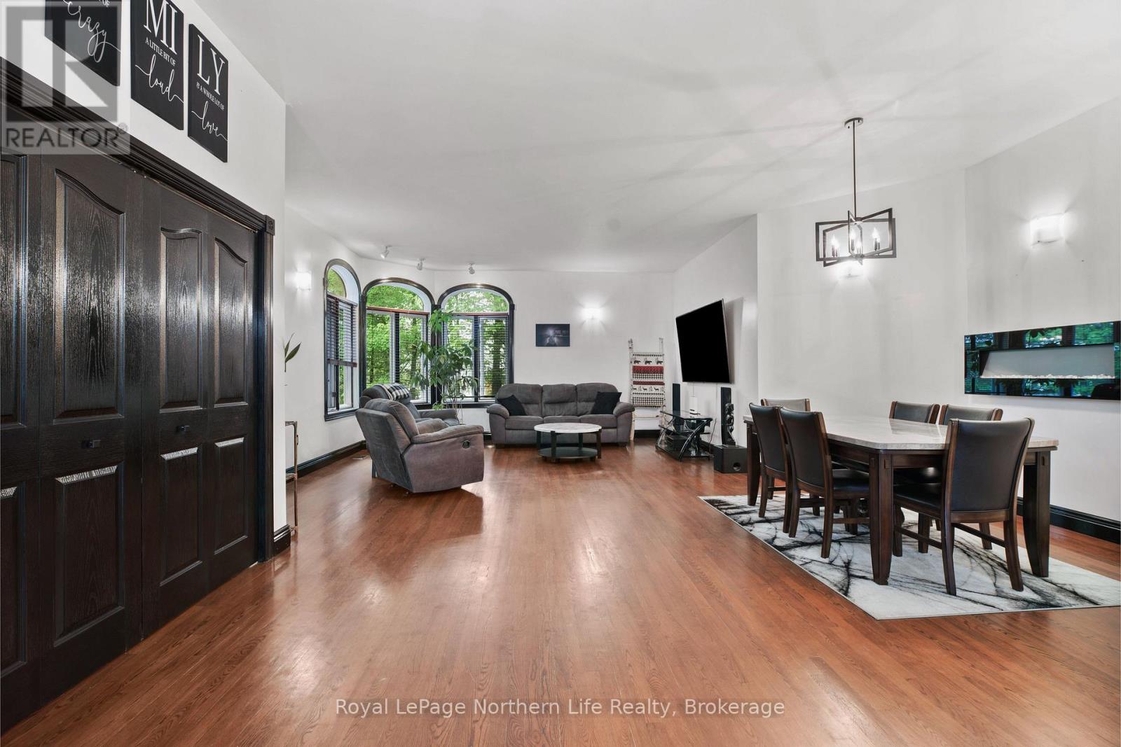 421 COLLINS DRIVE - 14