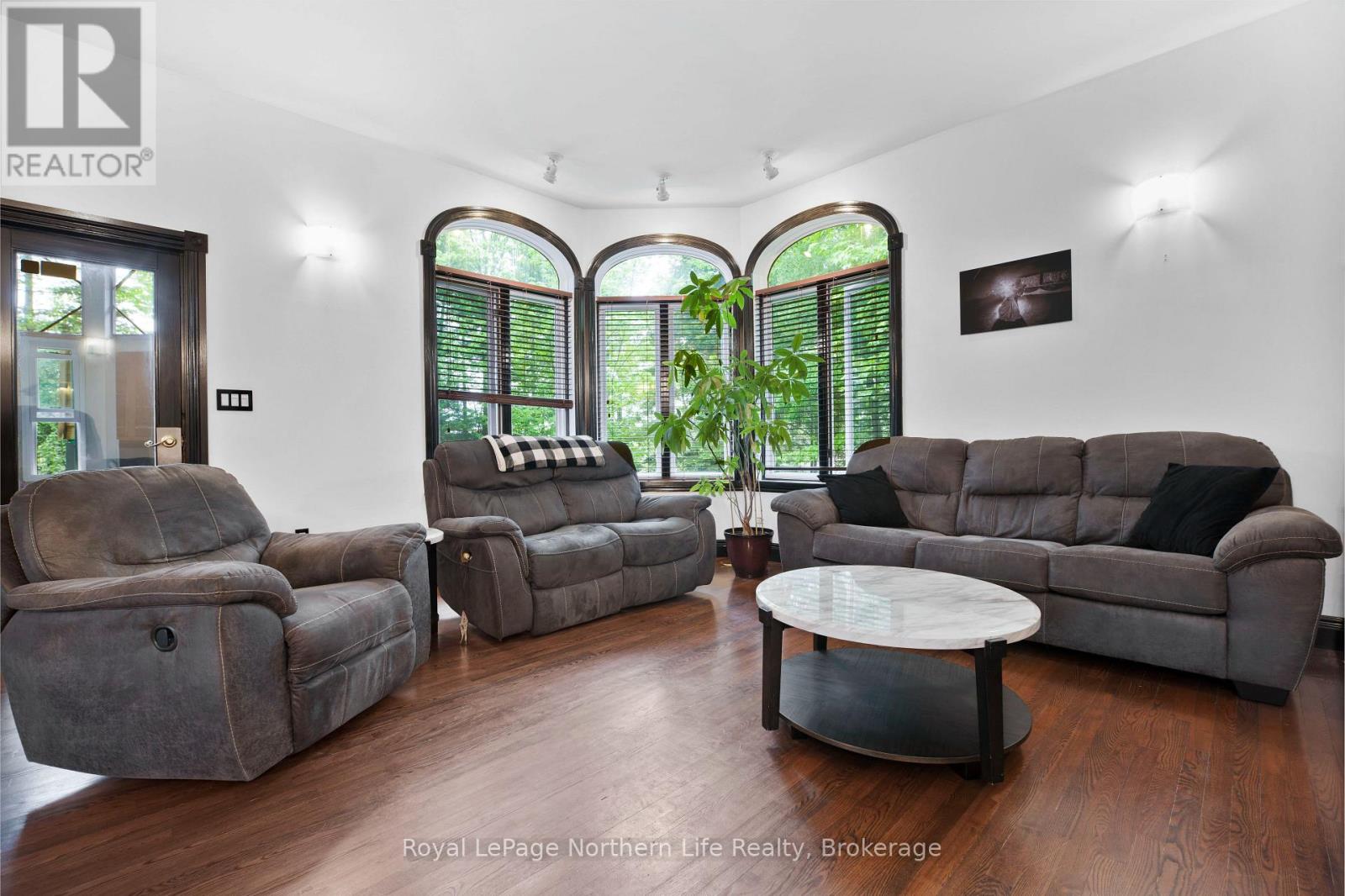 421 COLLINS DRIVE - 15