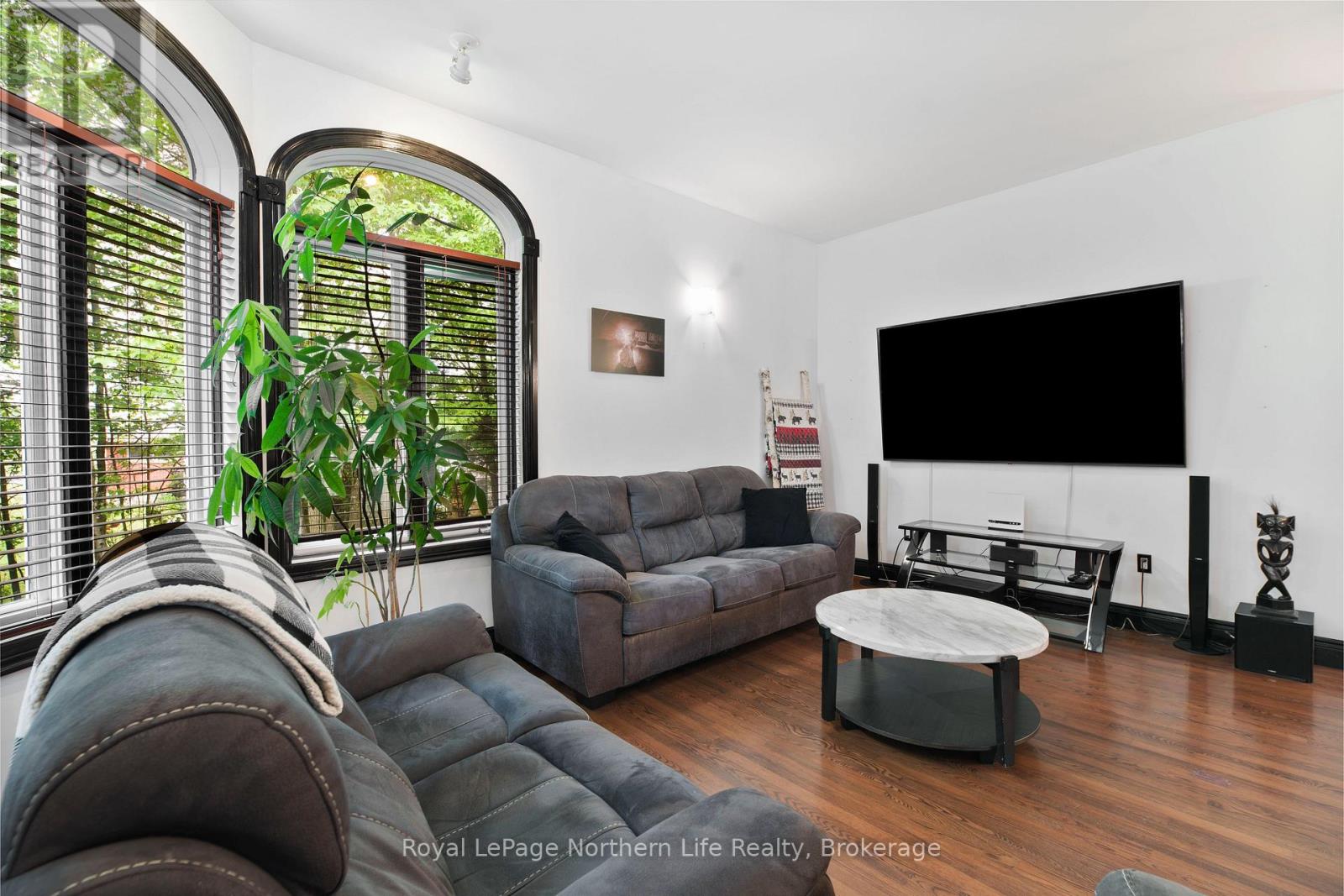 421 COLLINS DRIVE - 16