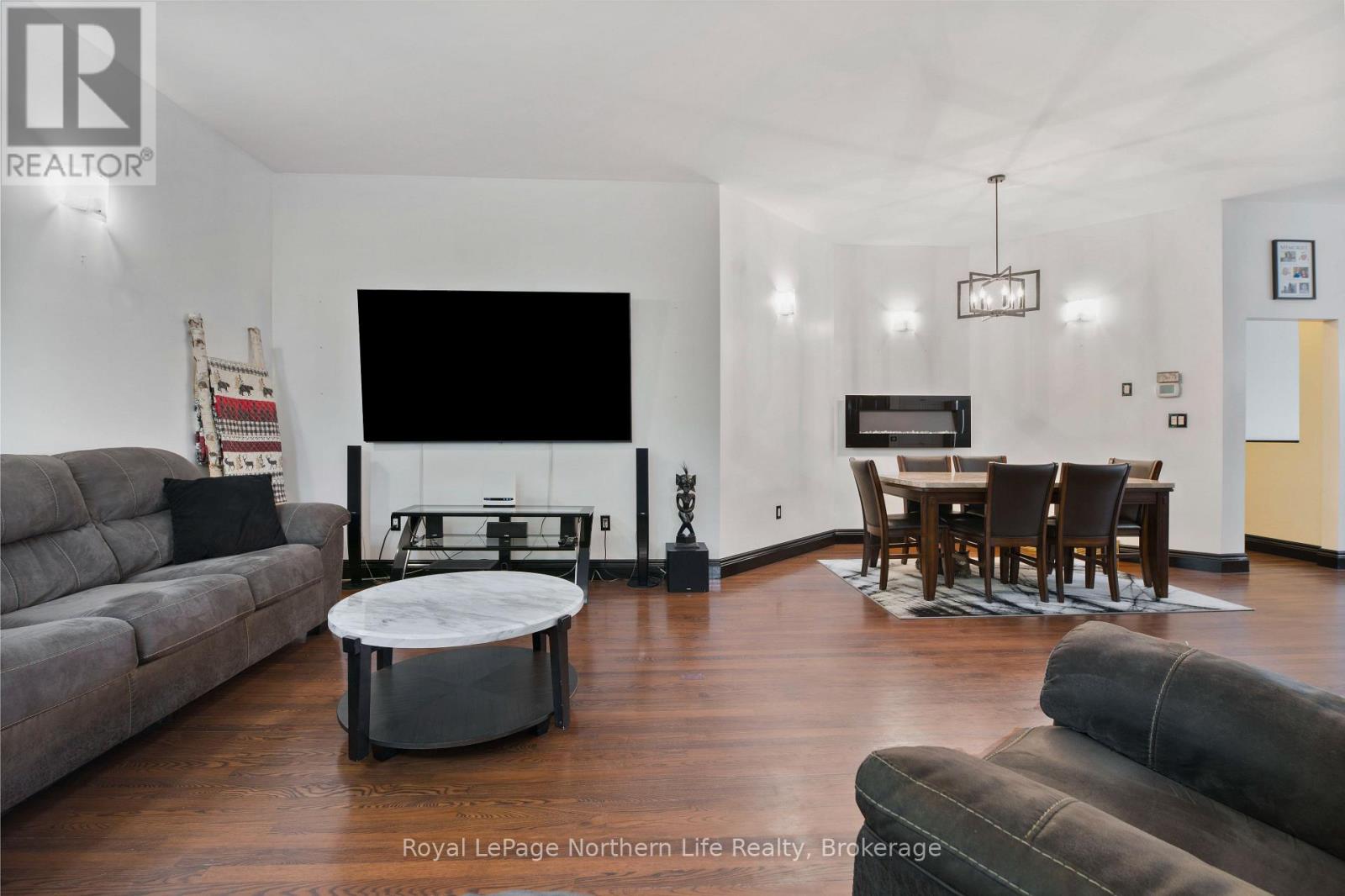421 COLLINS DRIVE - 17