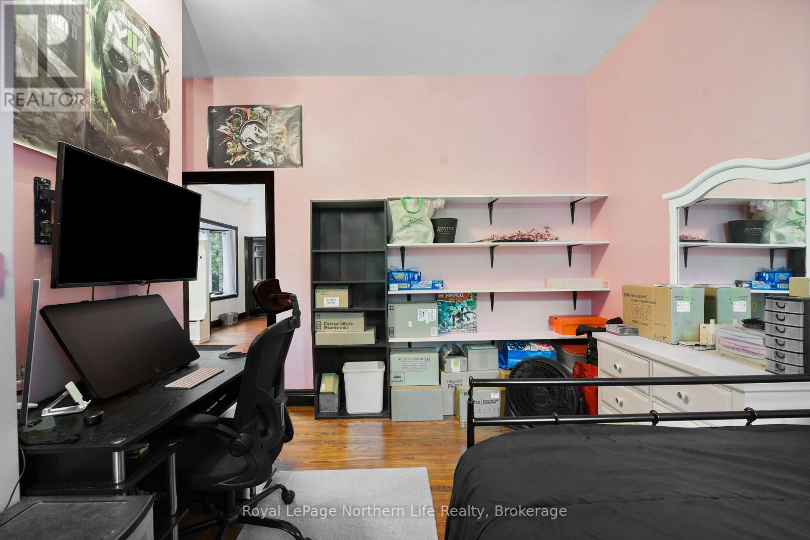 421 COLLINS DRIVE - 33
