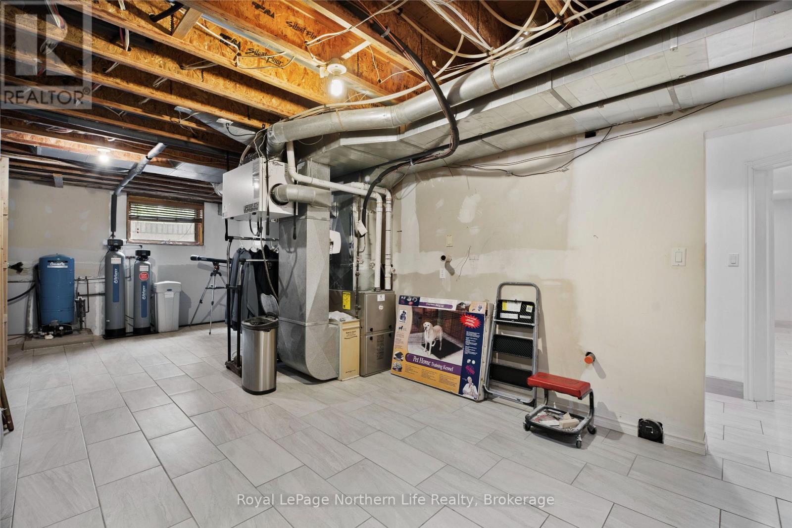 421 COLLINS DRIVE - 43