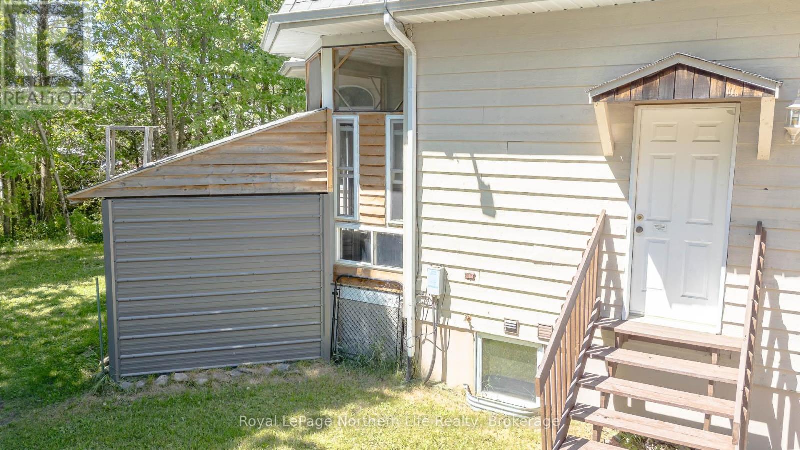 421 COLLINS DRIVE - 46