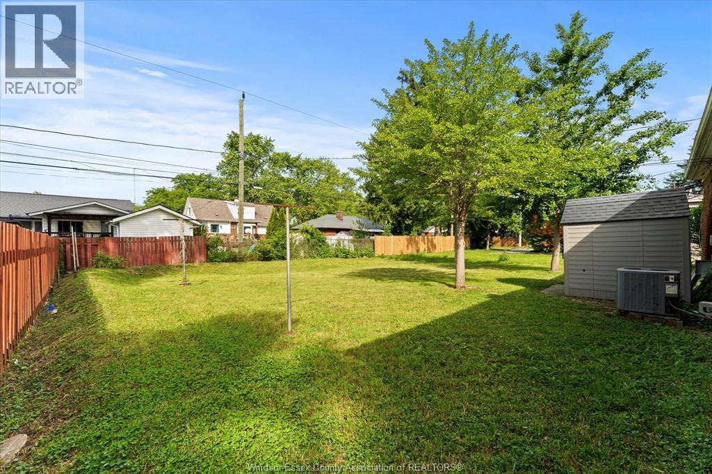 3209 DANDURAND AVENUE - 27