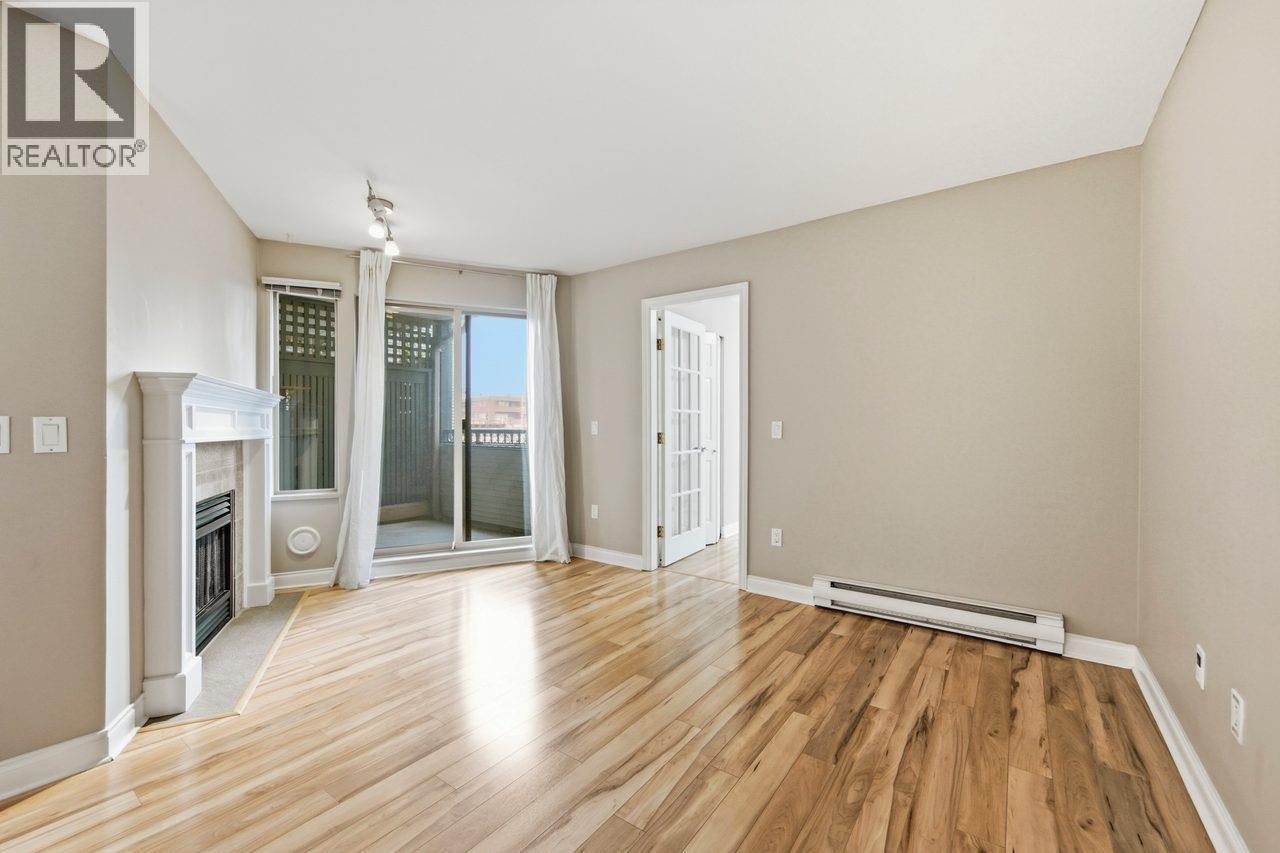 209 688 E 16TH AVENUE, Vancouver