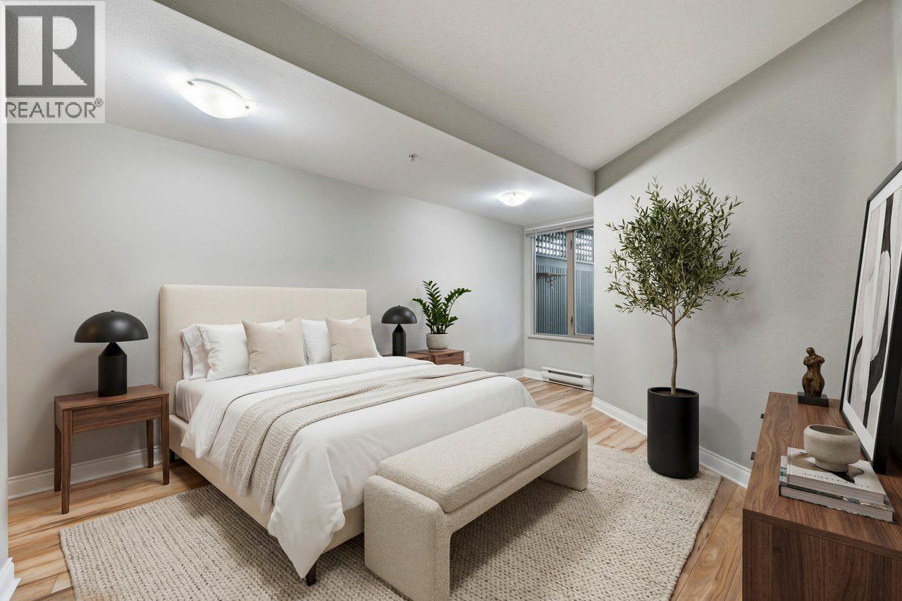 209 688 E 16TH AVENUE, Vancouver