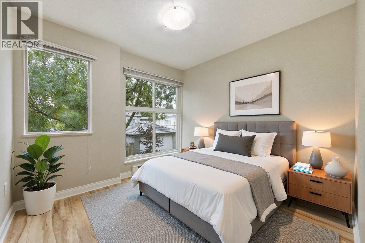 209 688 E 16TH AVENUE, Vancouver
