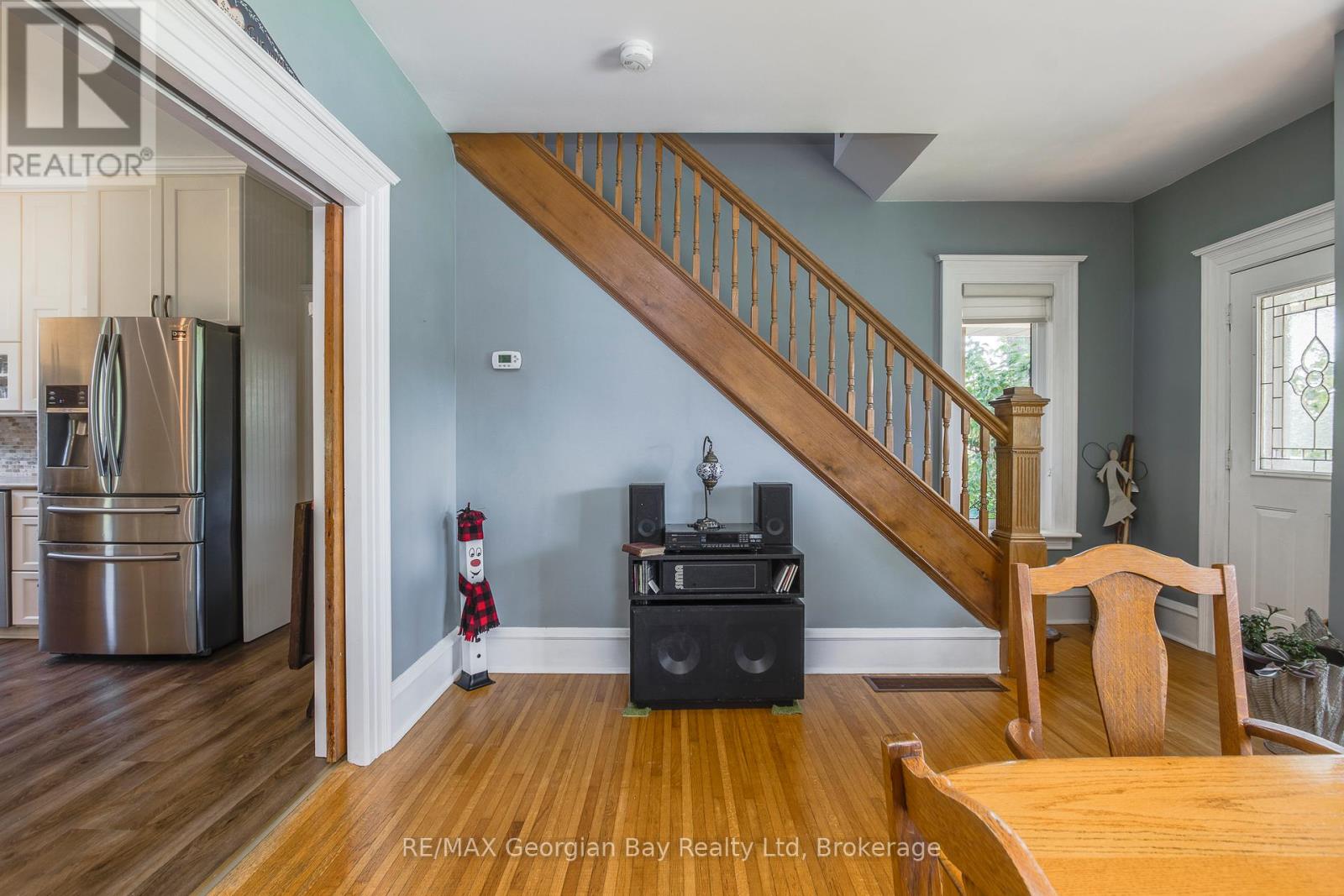 305 LINDSAY STREET E - 13