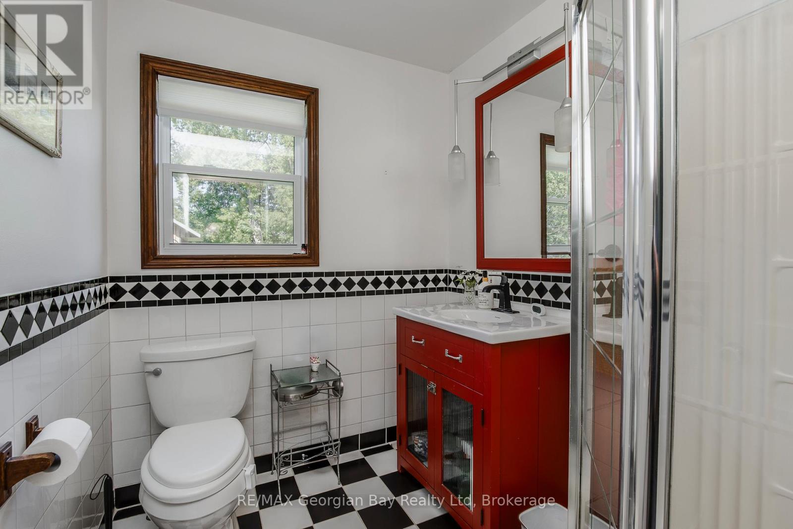 305 LINDSAY STREET E - 20