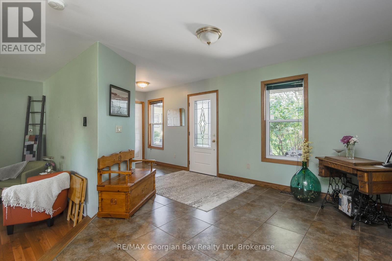 305 LINDSAY STREET E - 22