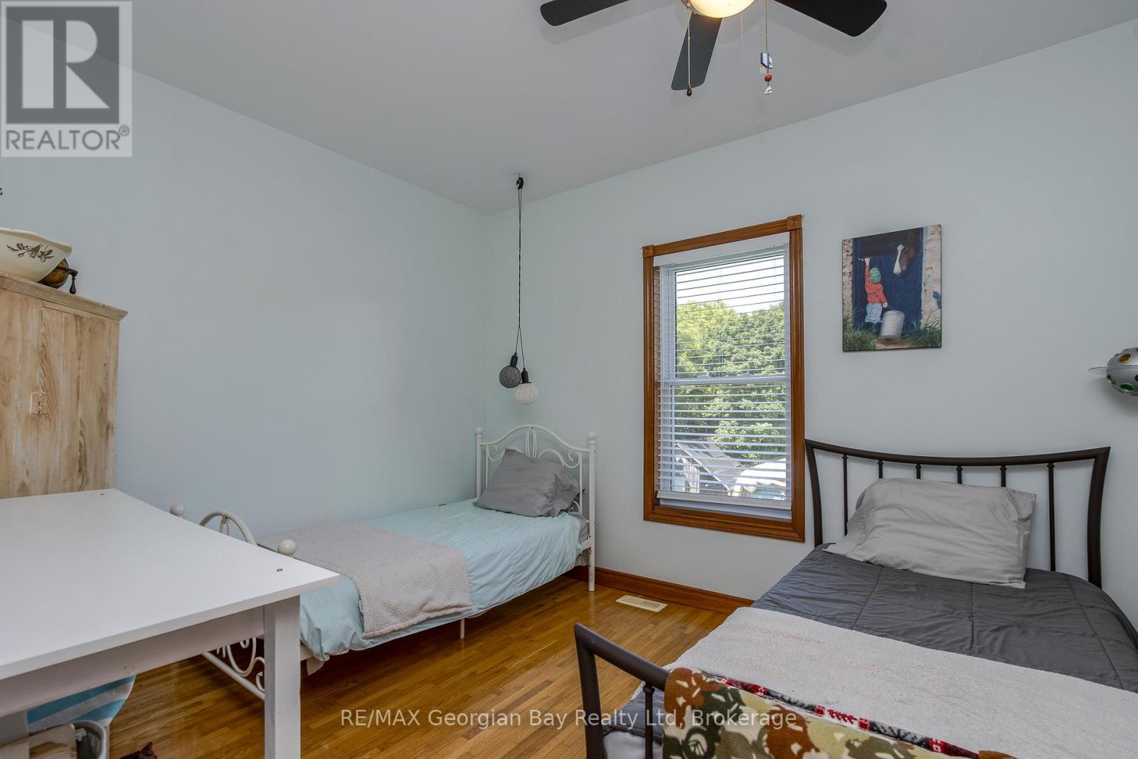 305 LINDSAY STREET E - 5
