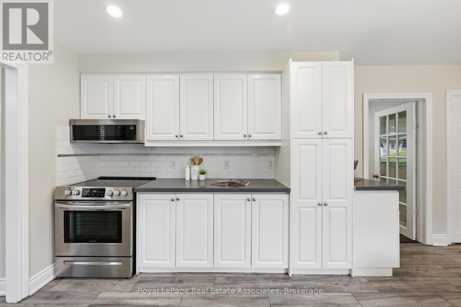 1924 BALSAM AVENUE - 14