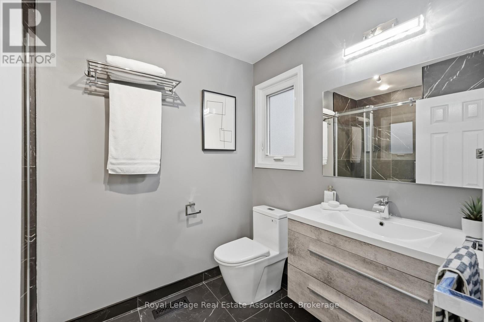 1924 BALSAM AVENUE - 21