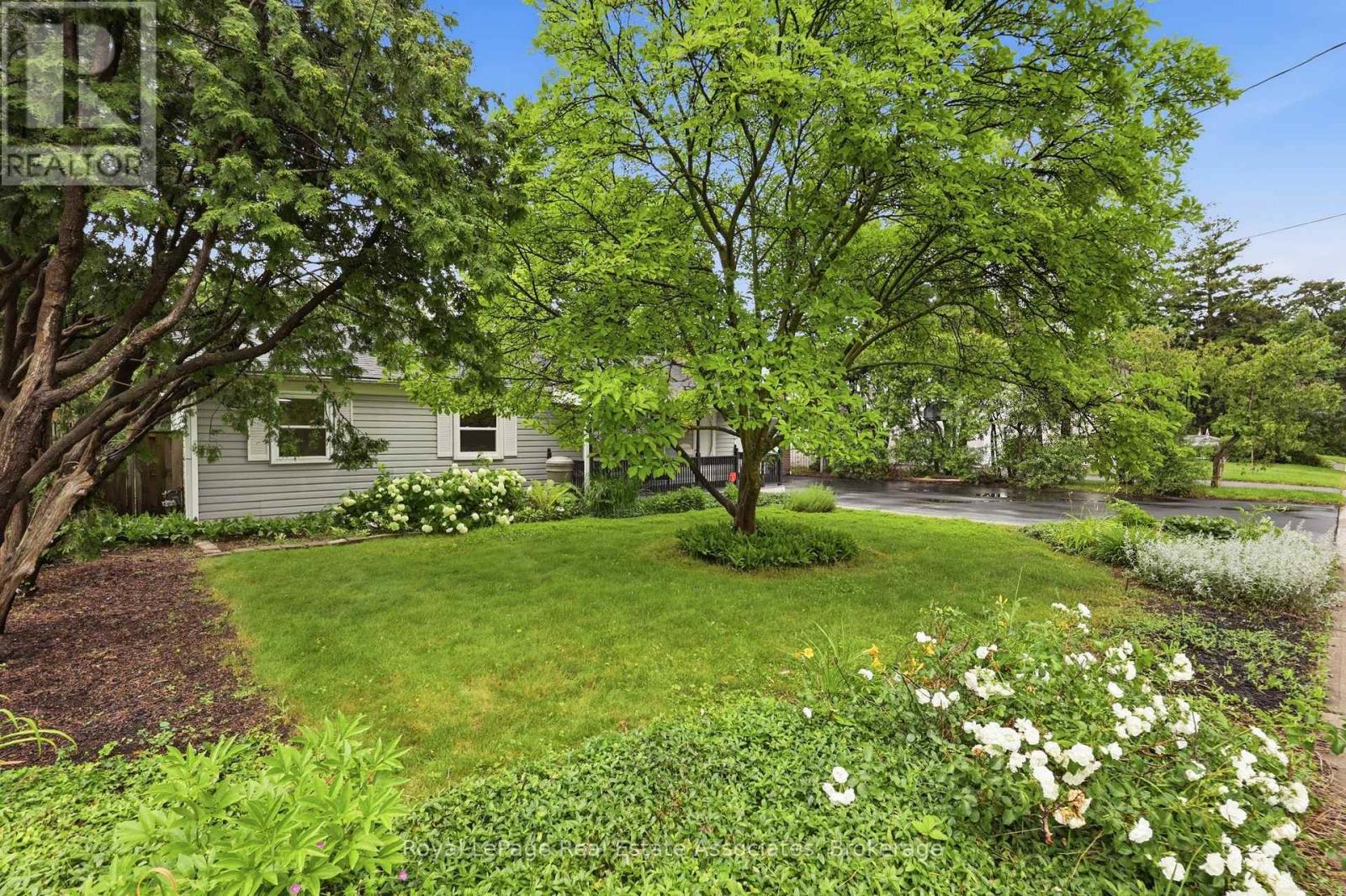 1924 BALSAM AVENUE - 4