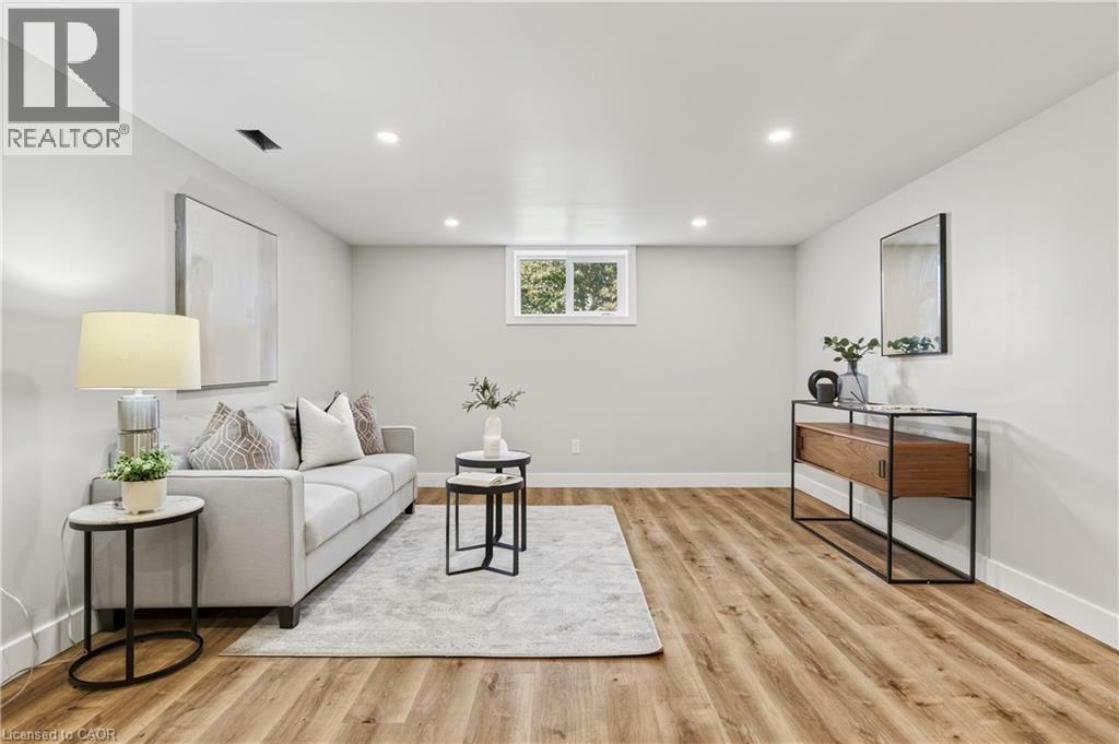 261 KING Street - 25