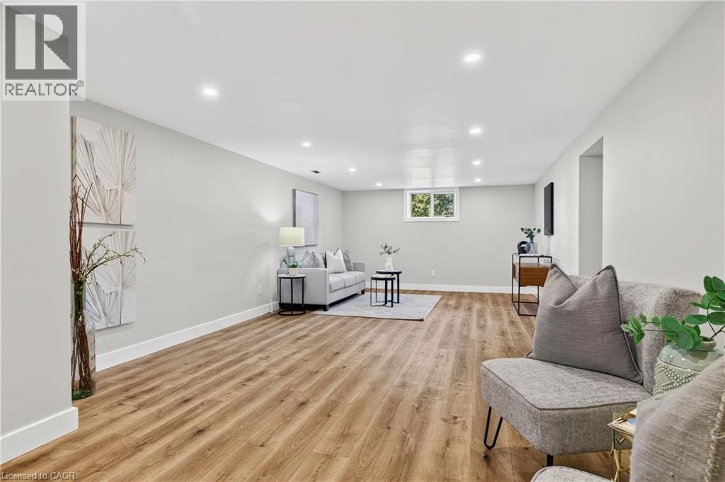 261 KING Street - 26