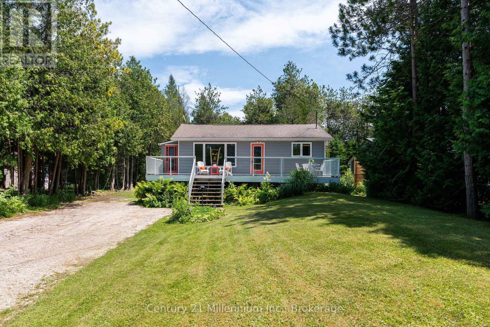 553 BAY STREET - 1