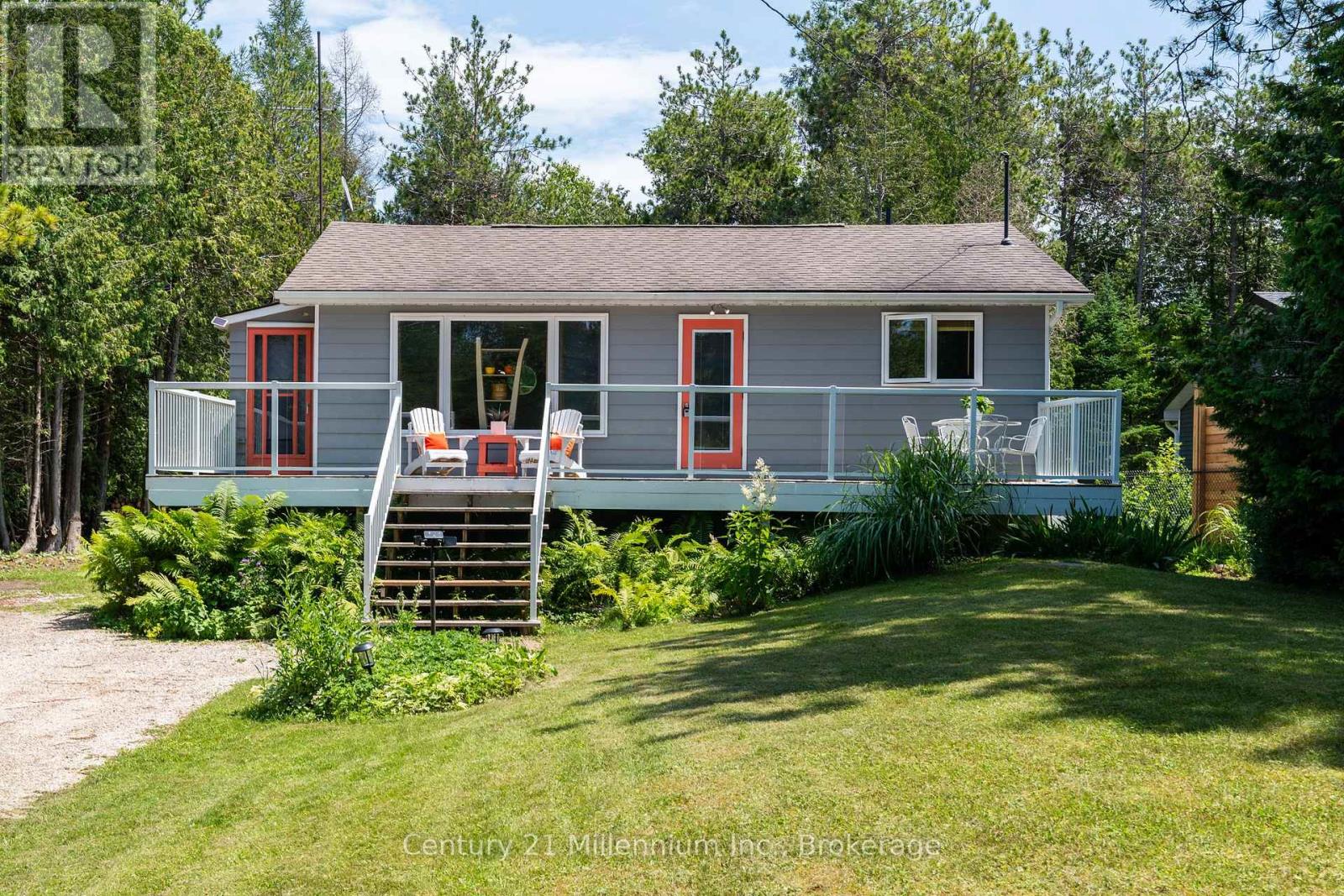 553 BAY STREET - 2