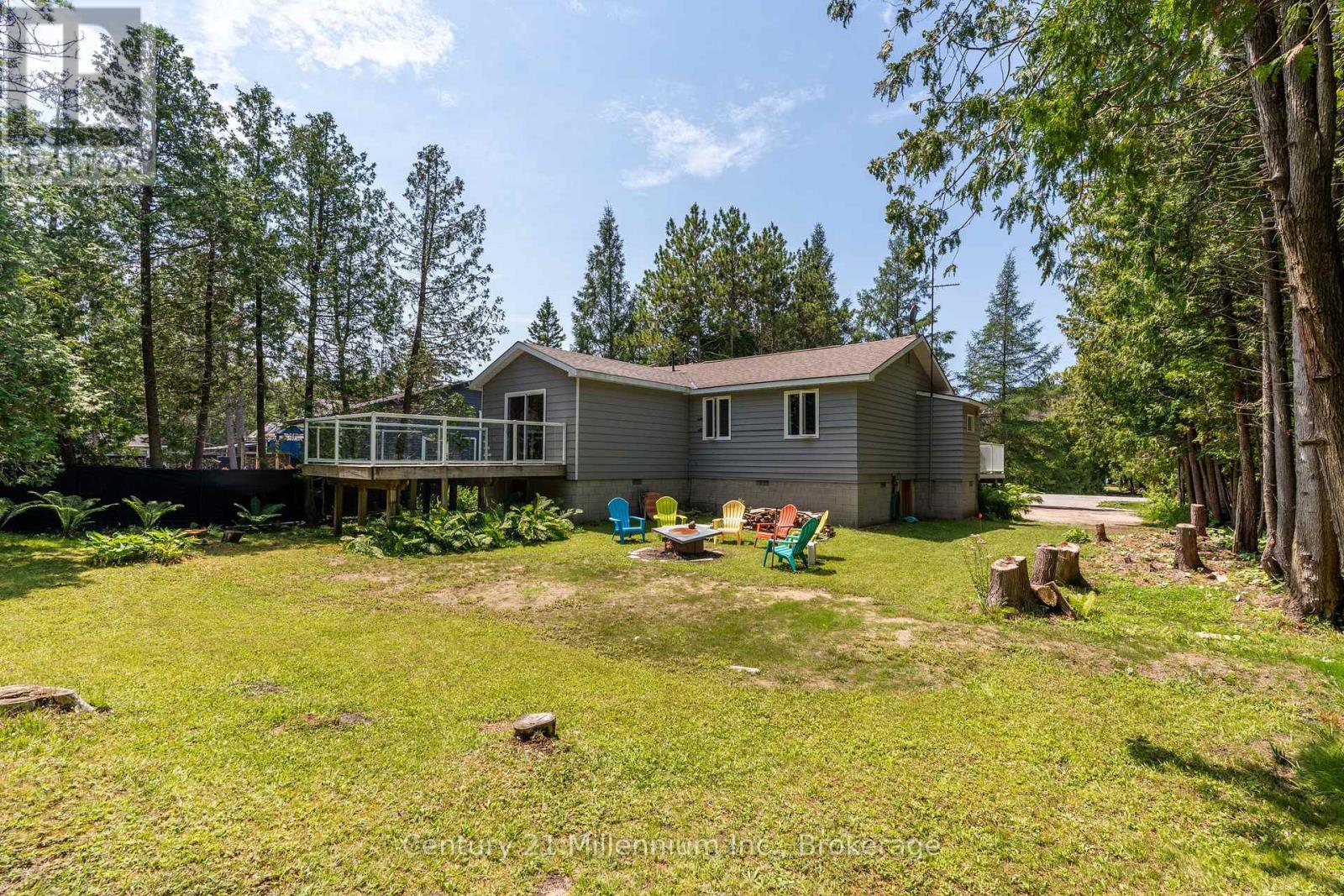 553 BAY STREET - 6