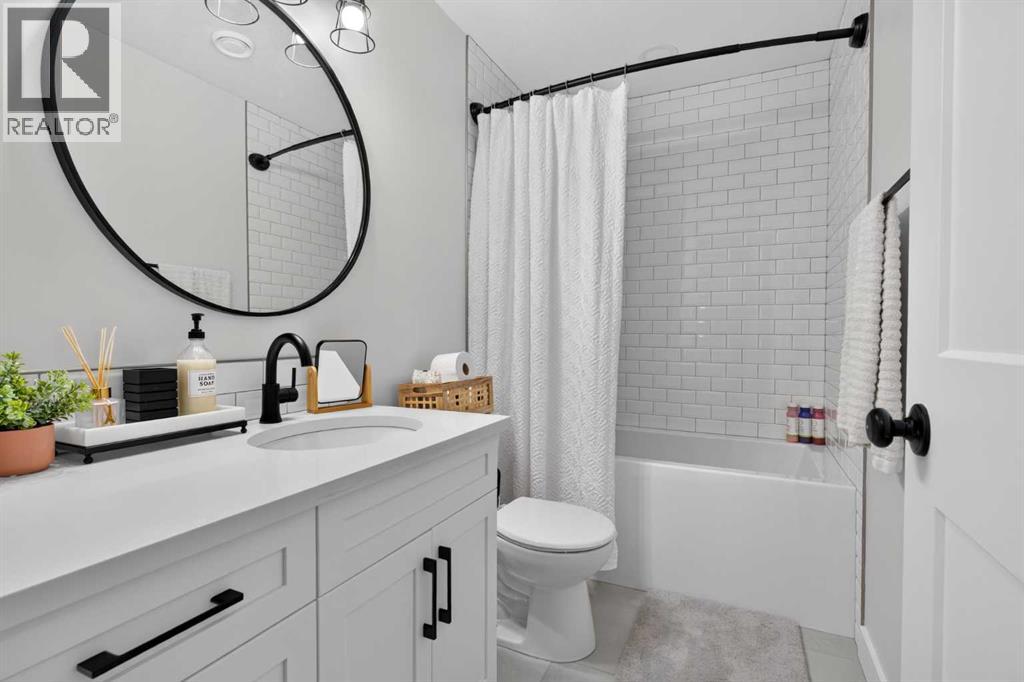 8213 121 Street - Image 35