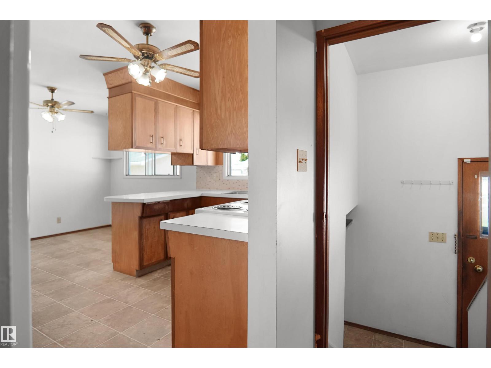 7804 143 AV NW - 11