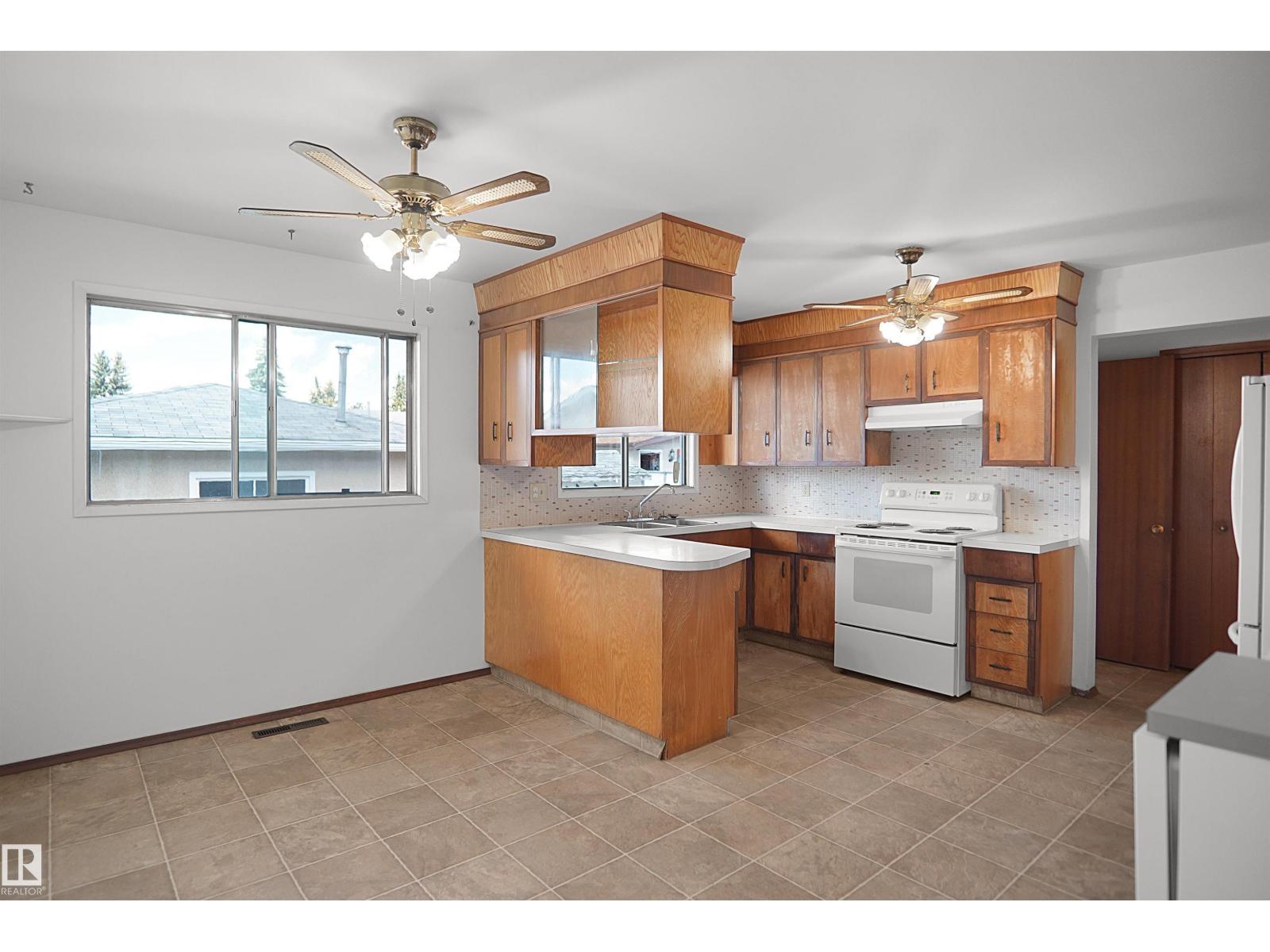 7804 143 AV NW - 18
