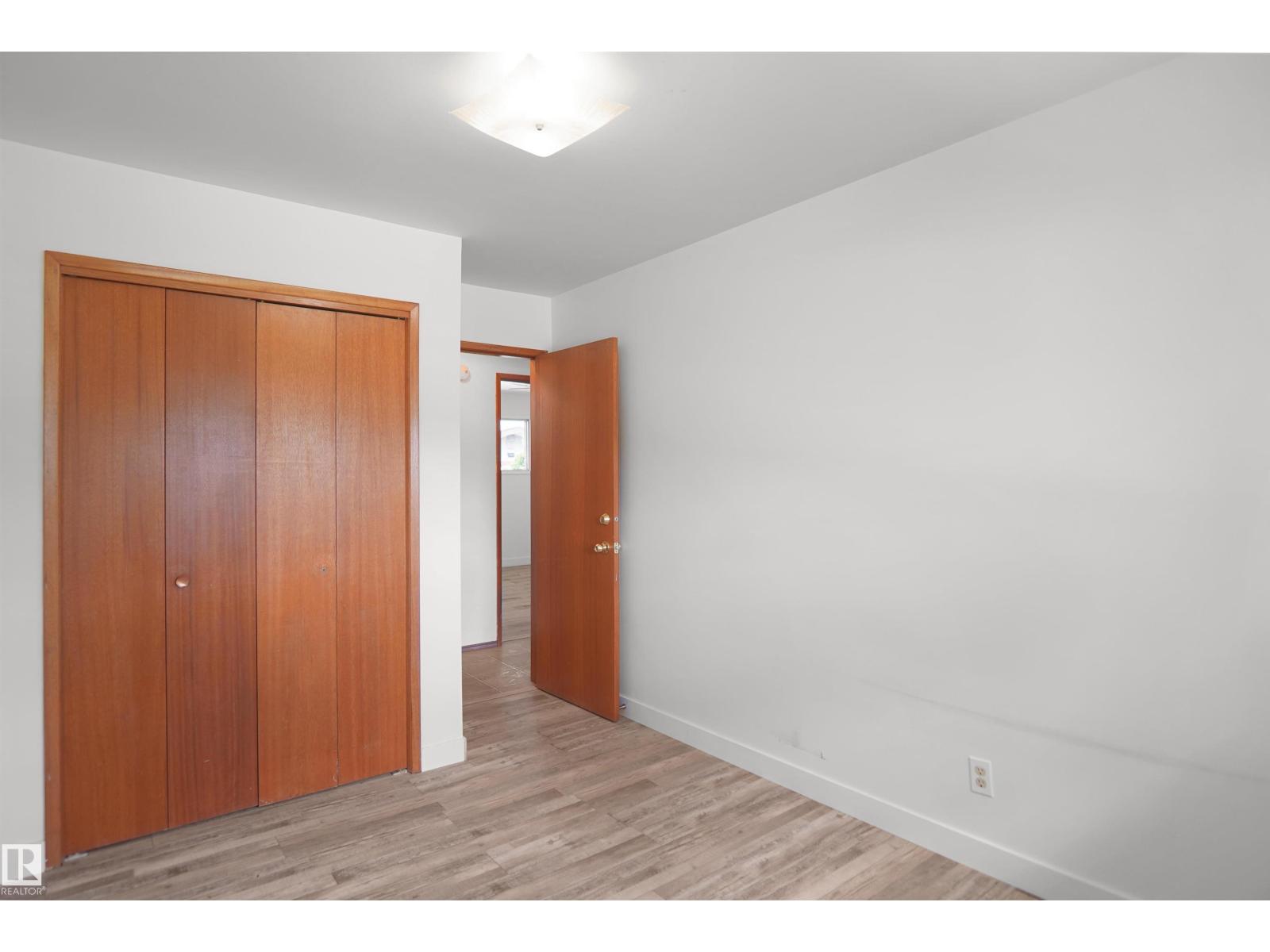 7804 143 AV NW - 26