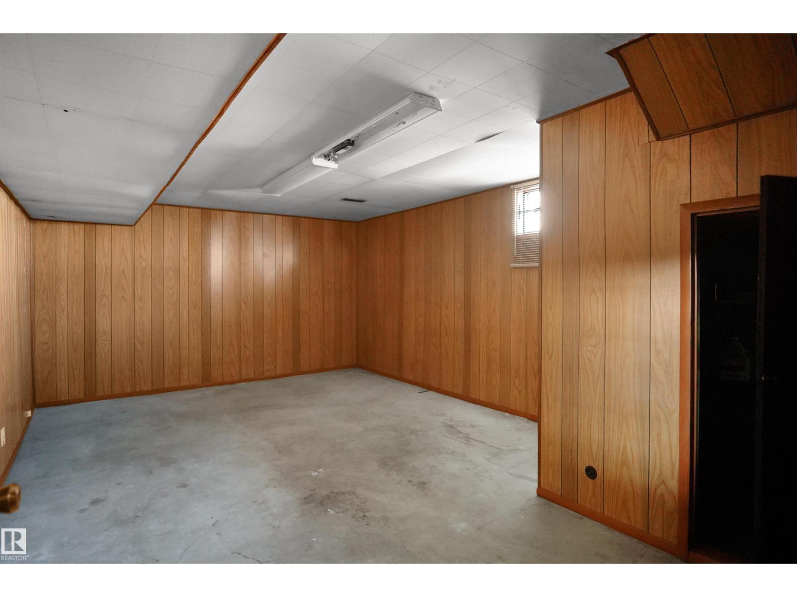 7804 143 AV NW - 36