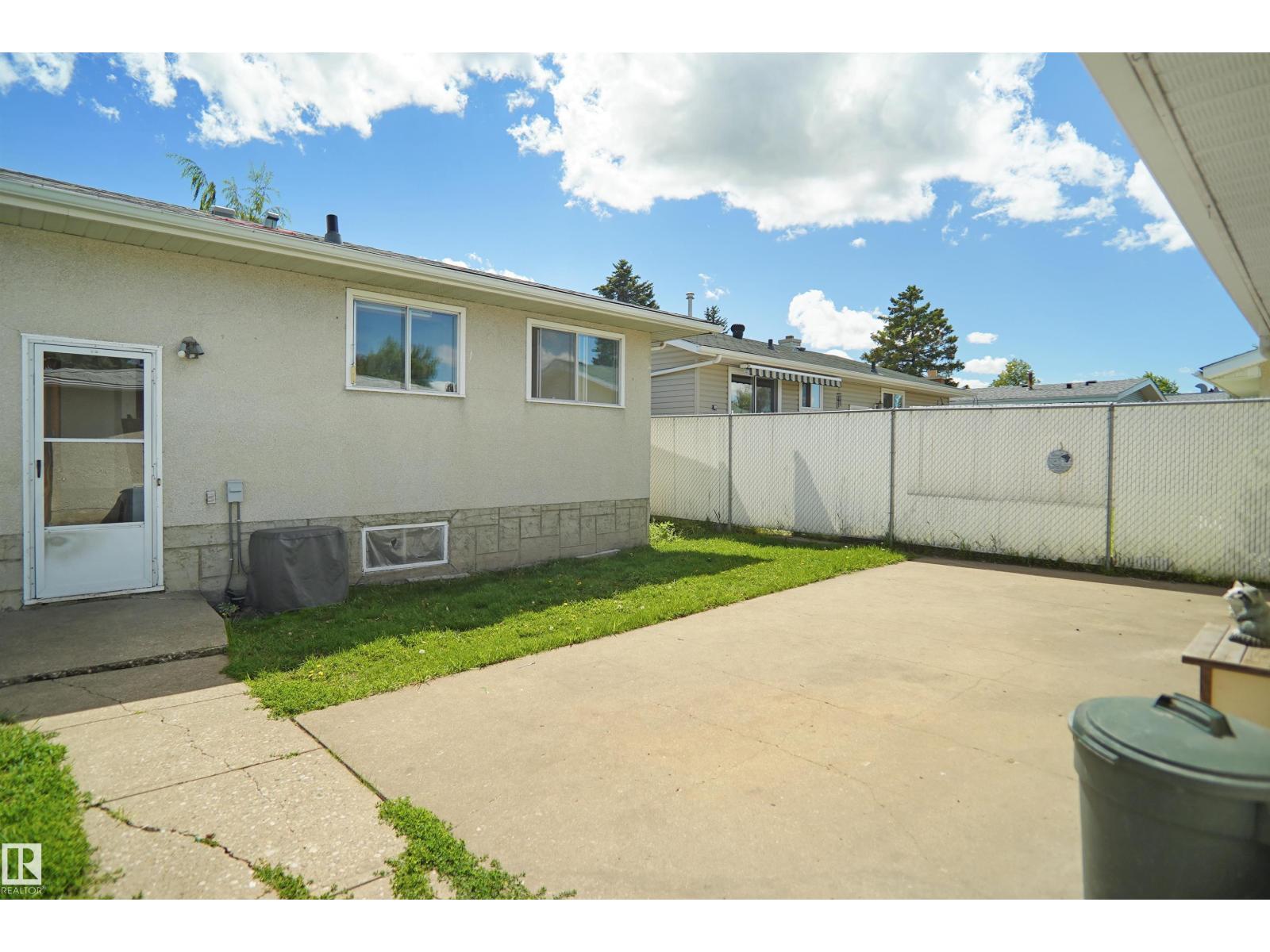 7804 143 AV NW - 42