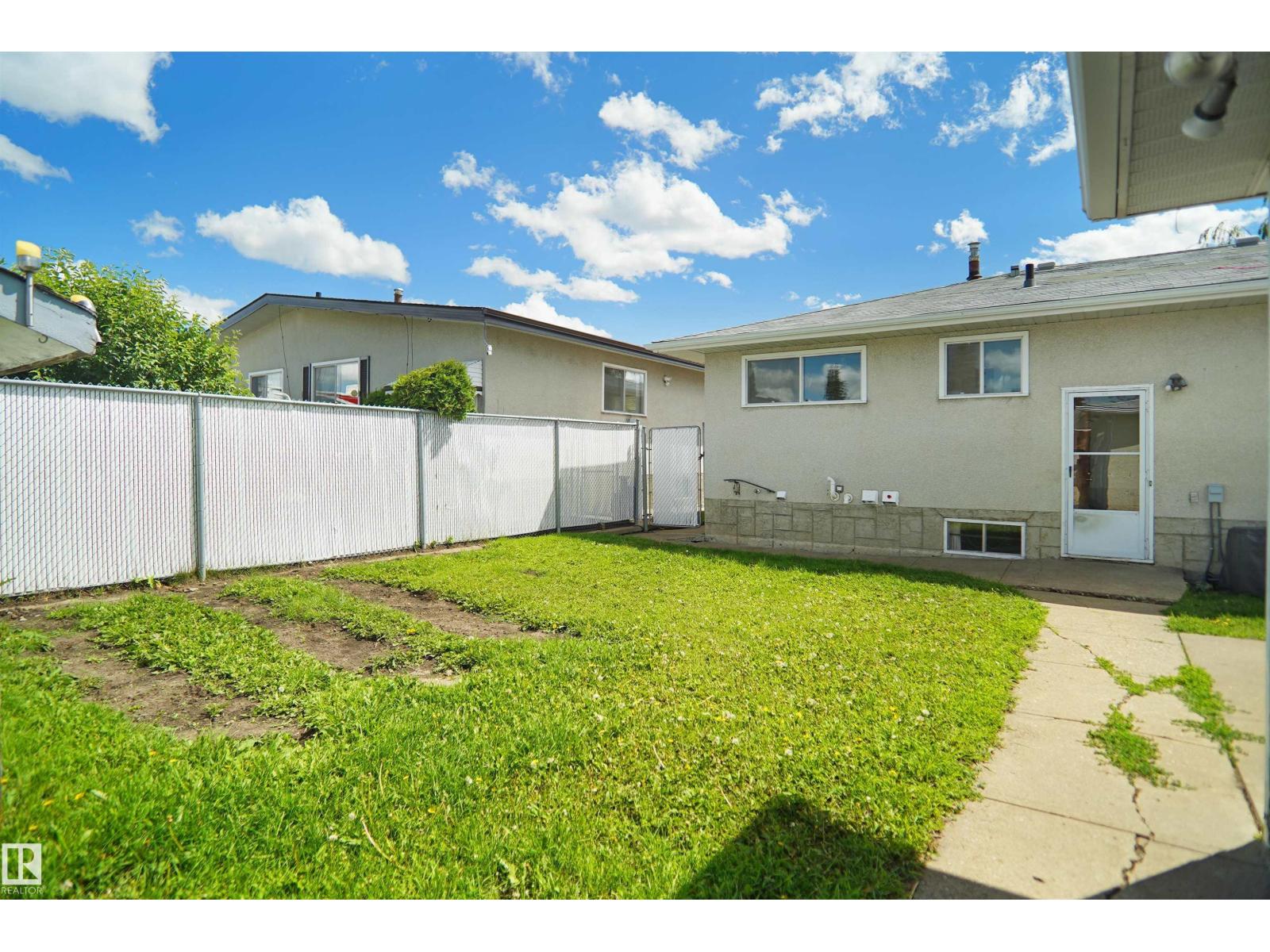 7804 143 AV NW — photo 43