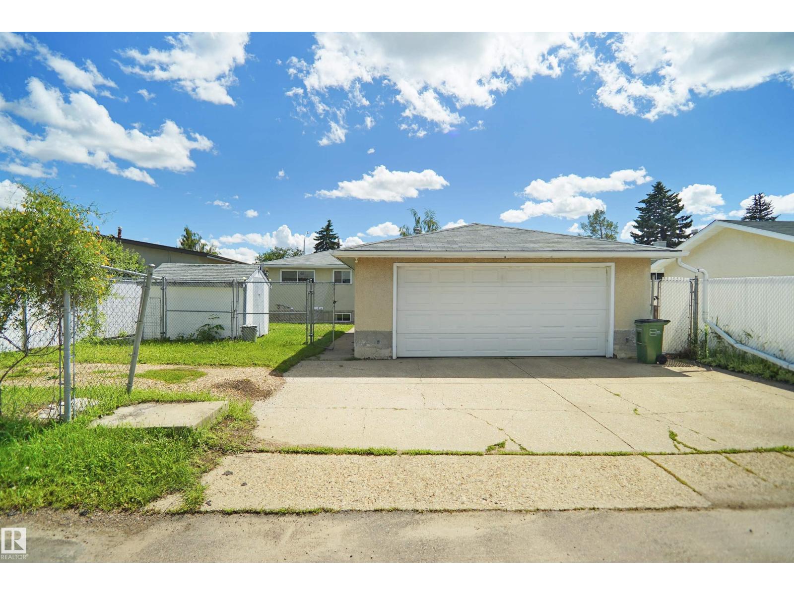 7804 143 AV NW - 45