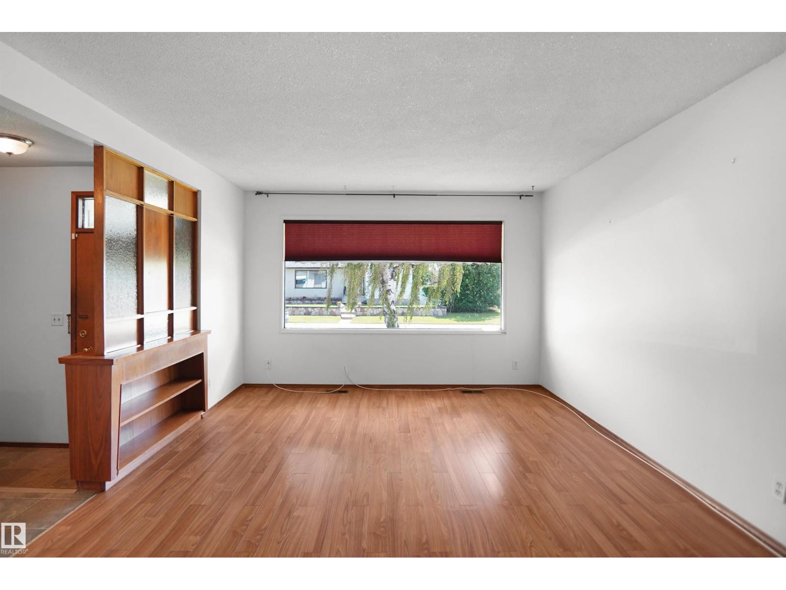 7804 143 AV NW — photo 7