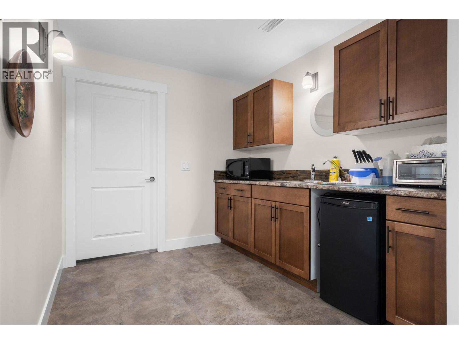 2589 Sylvia Road - 43