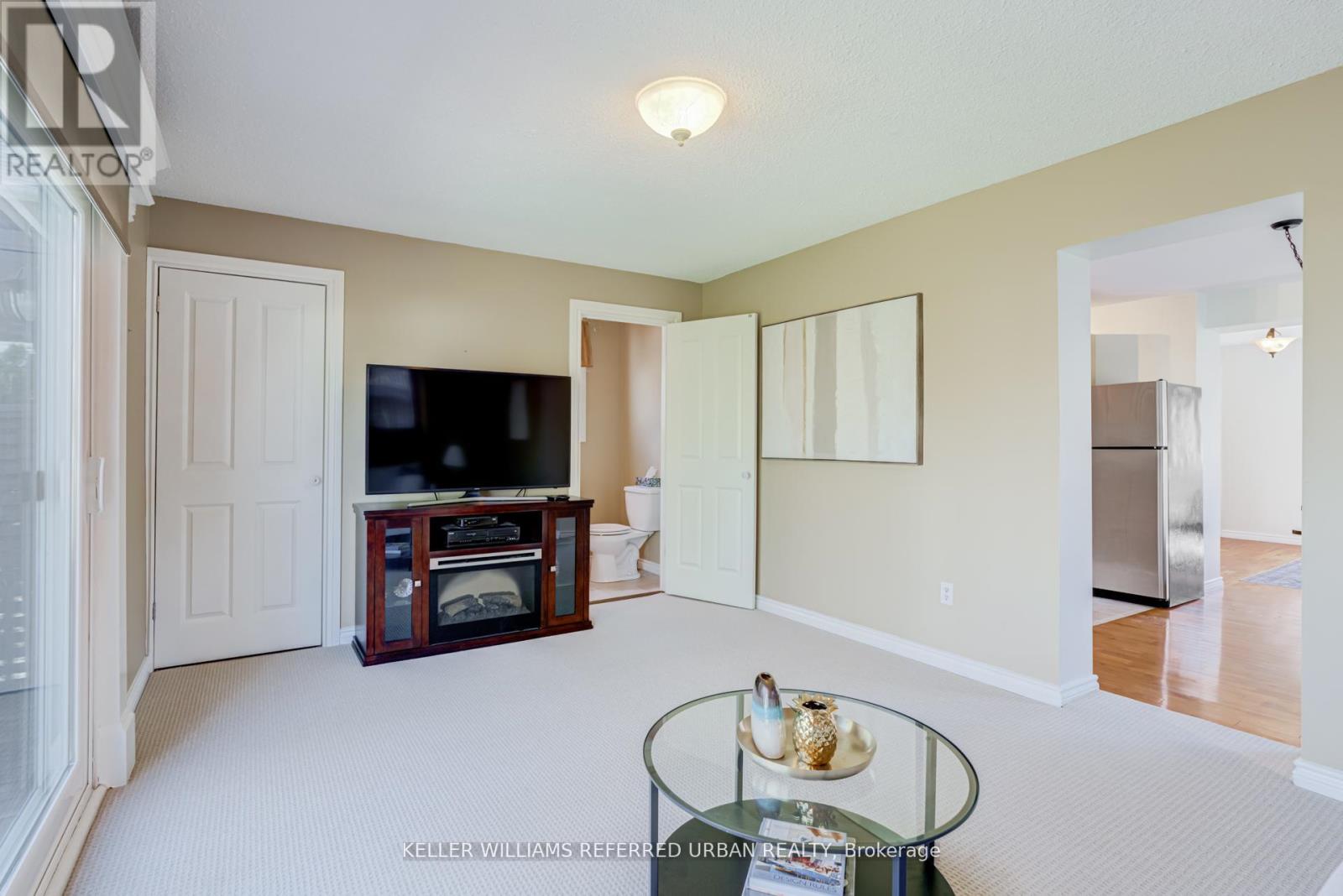 569 MASSON STREET - 17
