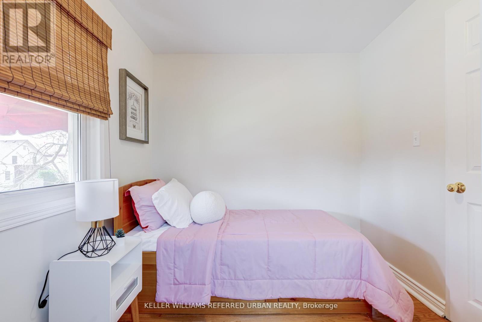 569 MASSON STREET - 27