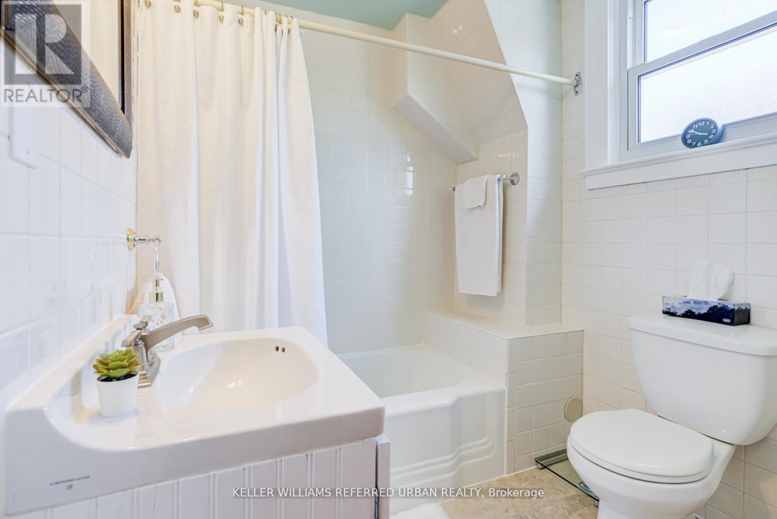 569 MASSON STREET - 29
