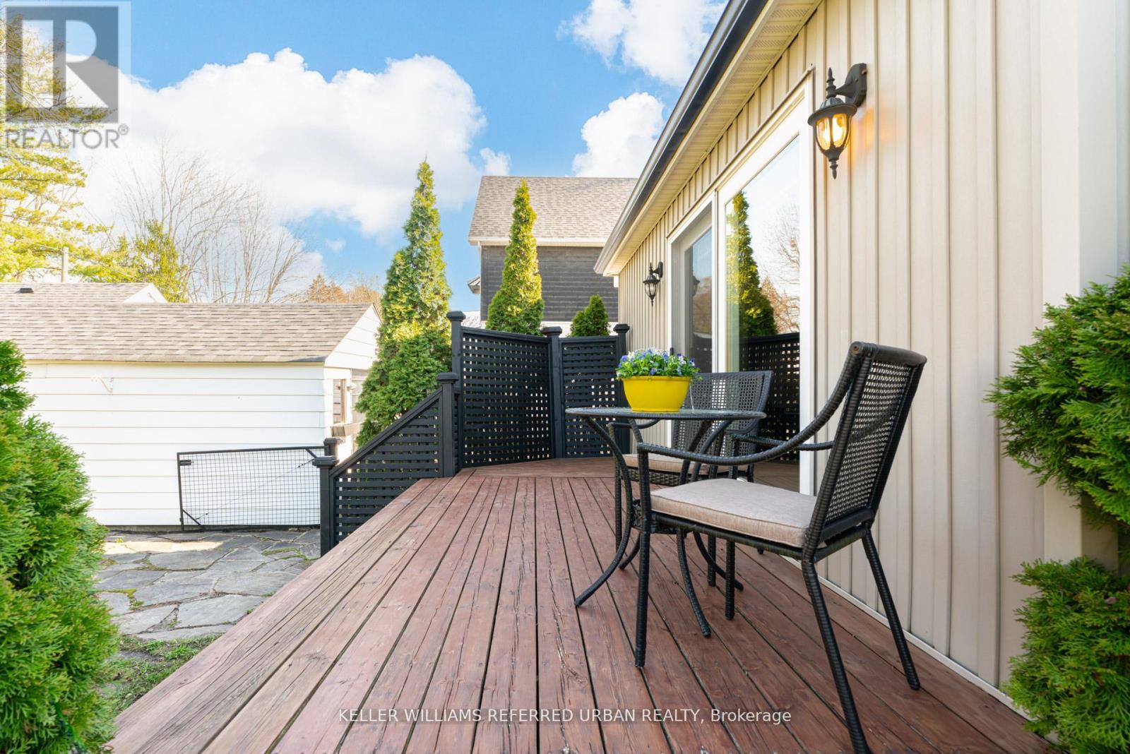 569 MASSON STREET - 40