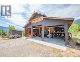 Laundry room - 1309 Eagle Ridge Road, Lumby, BC V0E2G4 Photo 11