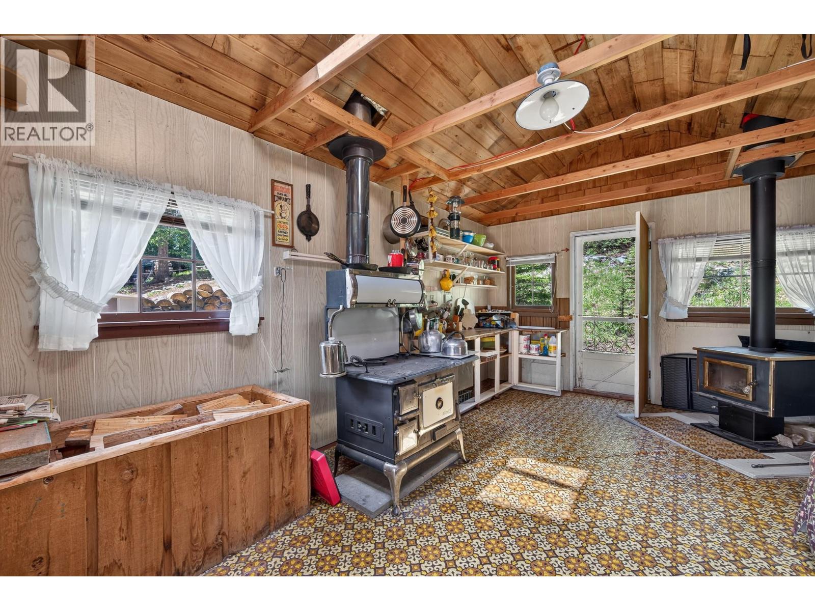 4864 PASKA LAKE Road - 9