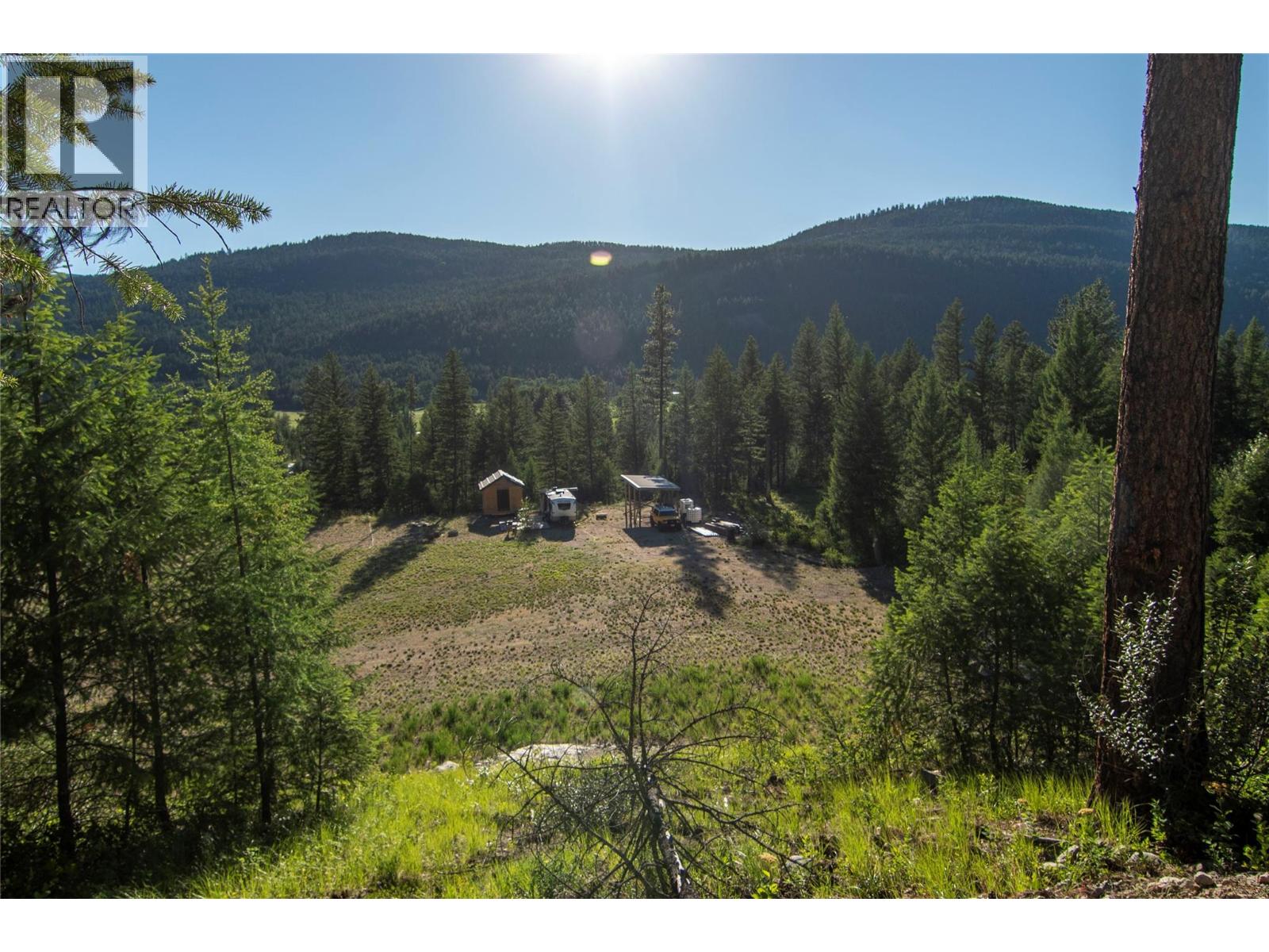 5530 Highway 33, Beaverdell