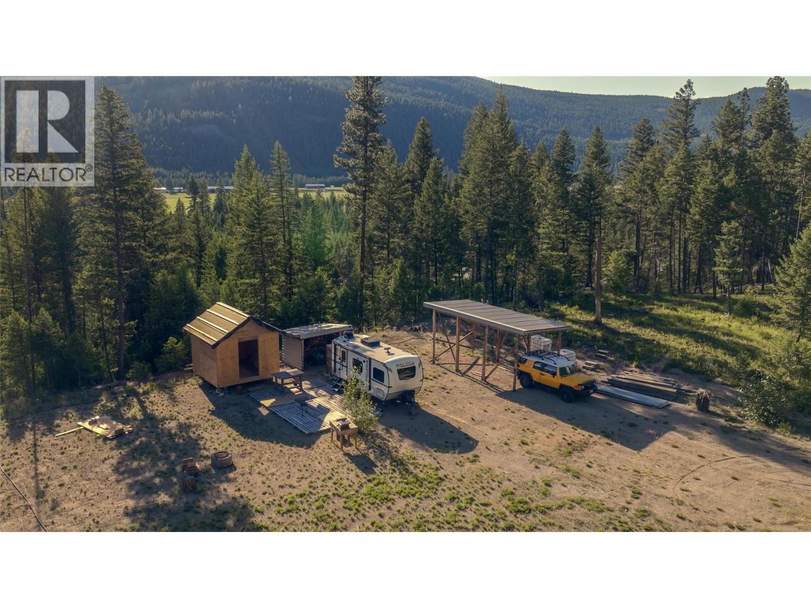 5530 Highway 33, Beaverdell